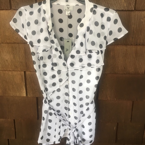 White blouse with black poke a dots - Picture 1 of 6